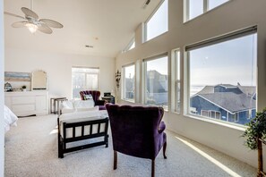 TV, fireplace, DVD player - Stunning Ocean View, Sandy Beach, Dog Friendly! (Yachats)