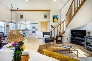 TV, fireplace, DVD player