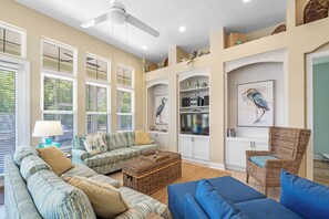 LCD TV, DVD player, books, stereo - Gulf Haven - Professionally Decorated 4BR/3.5BA (Gulf Shores)