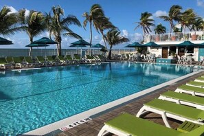 Pool - P63 - Beautiful, waterfront duplex, walking distance to The Cabana Club! (Key Colony Beach)