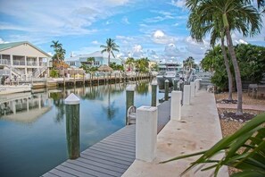 Marina - P63 - Beautiful, waterfront duplex, walking distance to The Cabana Club! (Key Colony Beach)