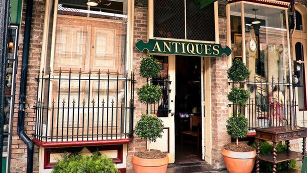 Exterior detail - Grand Home with views of Street Car
Near French Quarter, Superdome (New Orleans)