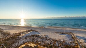 On the beach - 2 BR @ Phoenix I - 7th Floor (Orange Beach)
