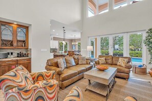 TV - M12 - Beautiful house in Key Colony offering 4 bedrooms, pool and dockage! (Key Colony Beach)