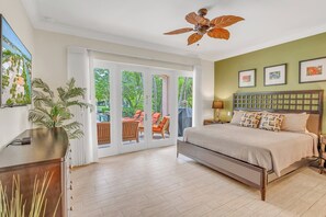 4 bedrooms, free WiFi - M12 - Beautiful house in Key Colony offering 4 bedrooms, pool and dockage! (Key Colony Beach)