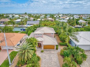 Exterior - M12 - Beautiful house in Key Colony offering 4 bedrooms, pool and dockage! (Key Colony Beach)