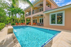 Pool - M12 - Beautiful house in Key Colony offering 4 bedrooms, pool and dockage! (Key Colony Beach)