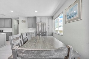 Unclassified image, 3 of 43, button