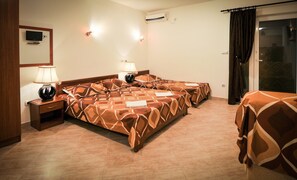 Studio, Terrace (1) | Desk, soundproofing, iron/ironing board, cots/infant beds - Apartments Samardzic (Tivat)