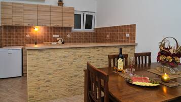 Apartment, 1 Bedroom, Garden View, Mountainside | Private kitchenette | Fridge, stovetop, coffee/tea maker, electric kettle