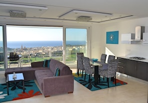 Apartment, 2 Bedrooms, Sea View | Living area