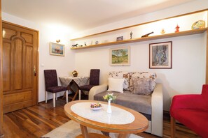 Living area - Studios Belvi (Kotor)