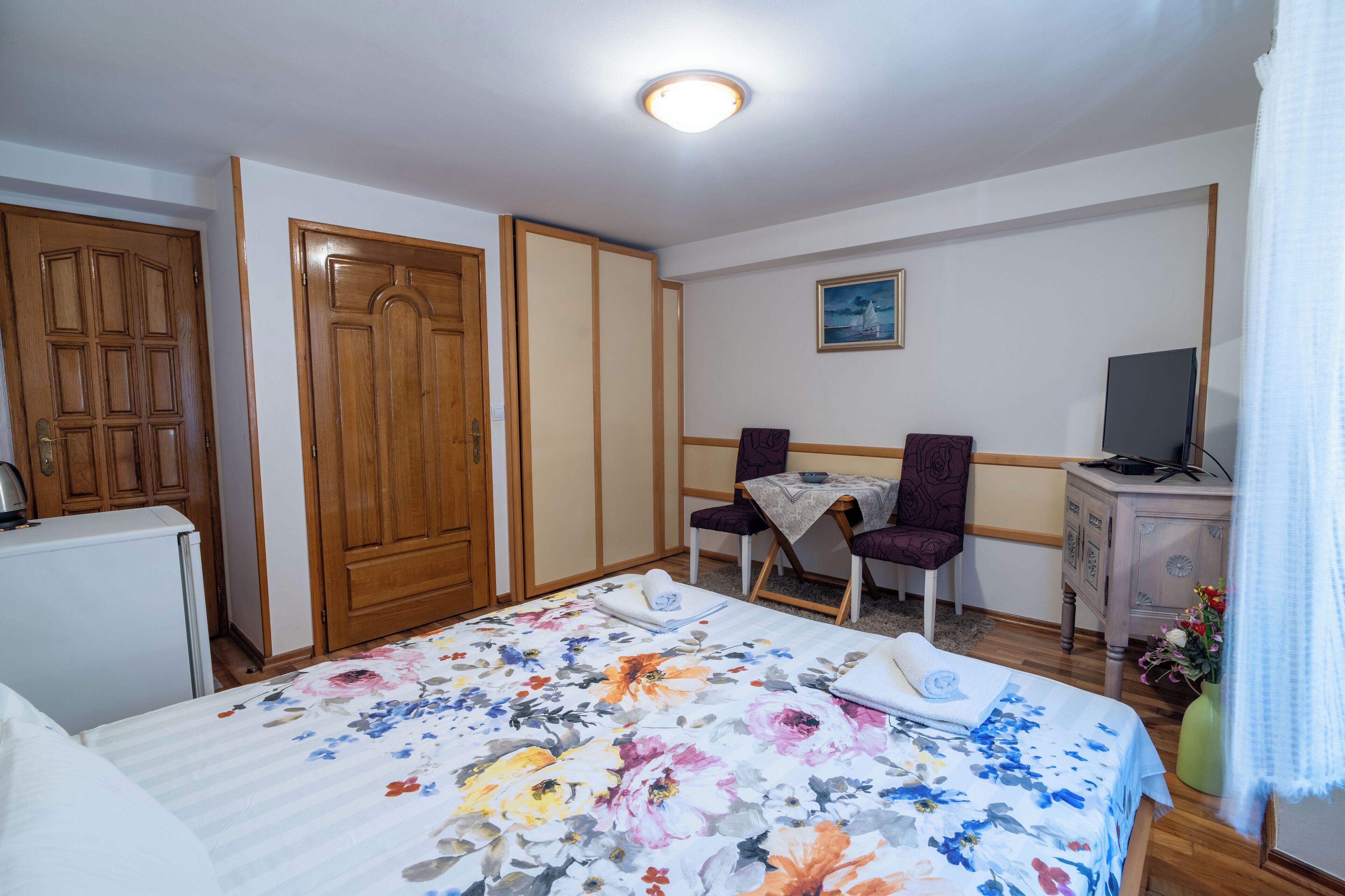 Individually furnished, desk, blackout curtains, soundproofing