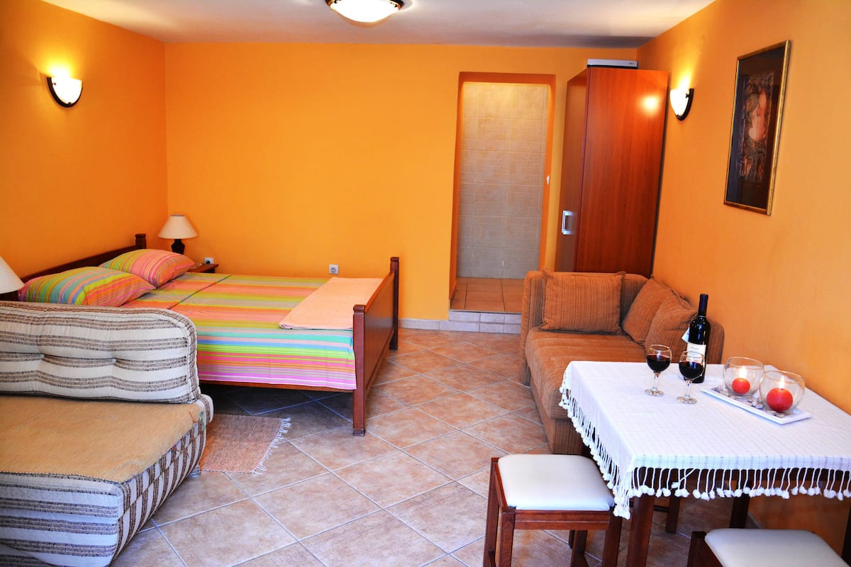 studio, terrace, sea view | desk, iron/ironing board, free wifi, bed sheets