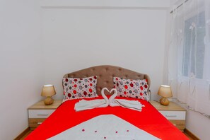 Room - Paradise Bay Apartments (Kotor)