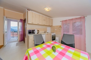 Apartment, 1 Bedroom, Sea View (4) - Paradise Bay Apartments (Kotor)