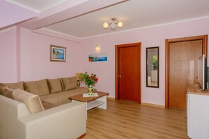 公寓, 2 间卧室 | 起居区 | 平板电视