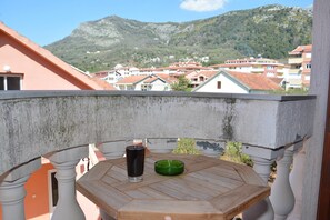 ห้องซิงเกิล, ระเบียง | ระเบียง