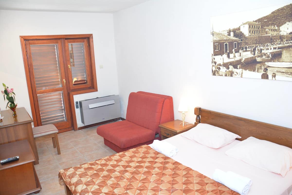 Standard Double Room, Terrace | In-room safe, soundproofing, iron/ironing board, cribs (surcharge)