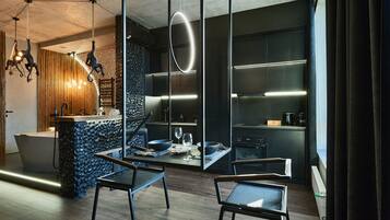 ZH68/139 BLACK ROCK APARTMENT (Zhilyanskaya 68) | Private kitchen | Fridge, microwave, oven, stovetop