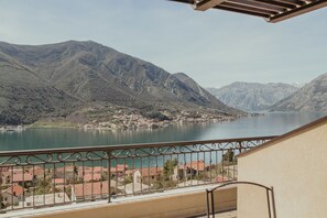 Deluxe Apartment, 3 Bedrooms, Ensuite, Sea View | Balcony - Apartments Dimitris III (Kotor)