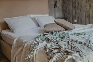 Appartement Deluxe, 3 chambres, salle de bain attenante, vue sur la mer | Commodité de la chambre
