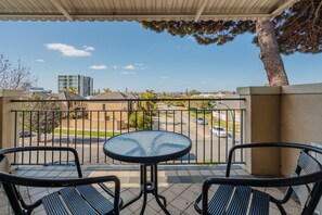 Apartment, 1 Bedroom | Balcony - Canning Bridge Auto Lodge (Applecross)