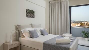 Apartment, 3 Schlafzimmer | 1 Schlafzimmer, Zimmersafe, Schreibtisch, schallisolierte Zimmer