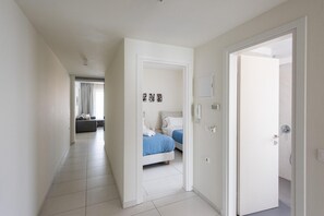 Apartment | Living area | Flat-screen TV
