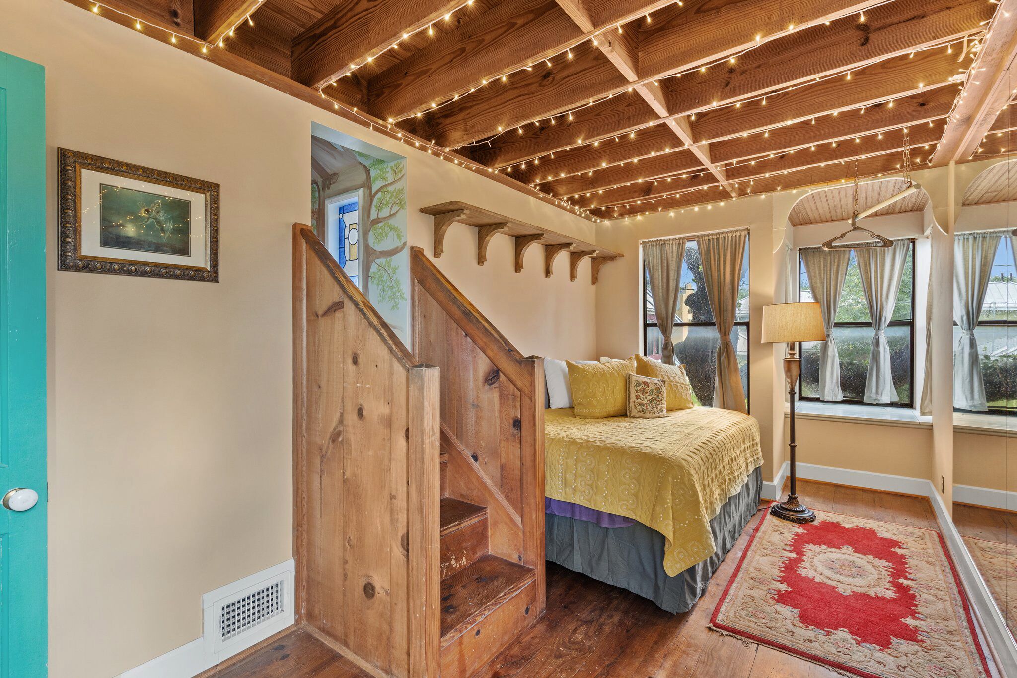 5 soverom, skrivebord, strykejern/-brett og wi-fi (inkludert)