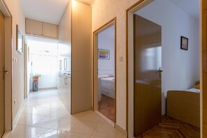 3 soverom, strykejern/-brett, wi-fi (inkludert) og sengetøy