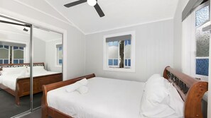 4 bedrooms, iron/ironing board, WiFi, bed sheets