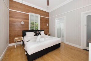 4 quartos, ferros/tábuas de passar roupa, Wi-Fi, roupa de cama