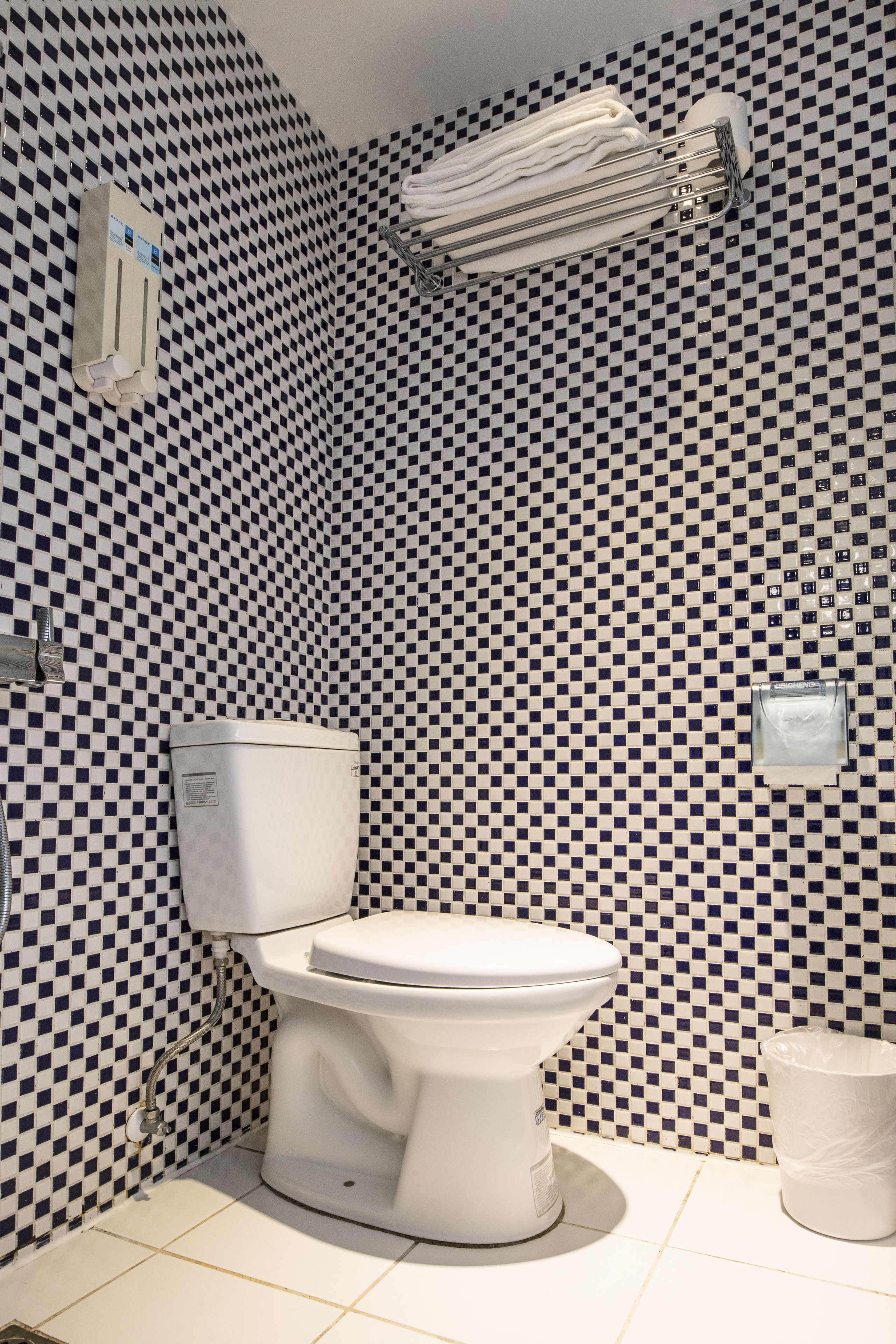 standard double room | bathroom | shower, free toiletries, hair dryer, slippers