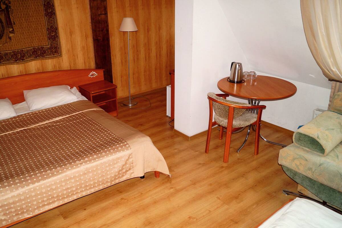 Blackout curtains, free WiFi, bed sheets