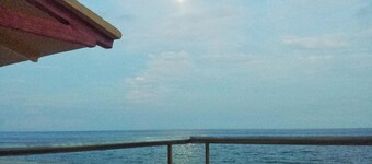 Luzmin BH - Beachfront Cottages