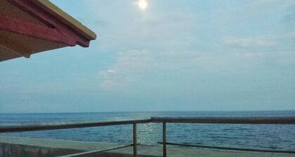 Luzmin BH - Beachfront Cottages