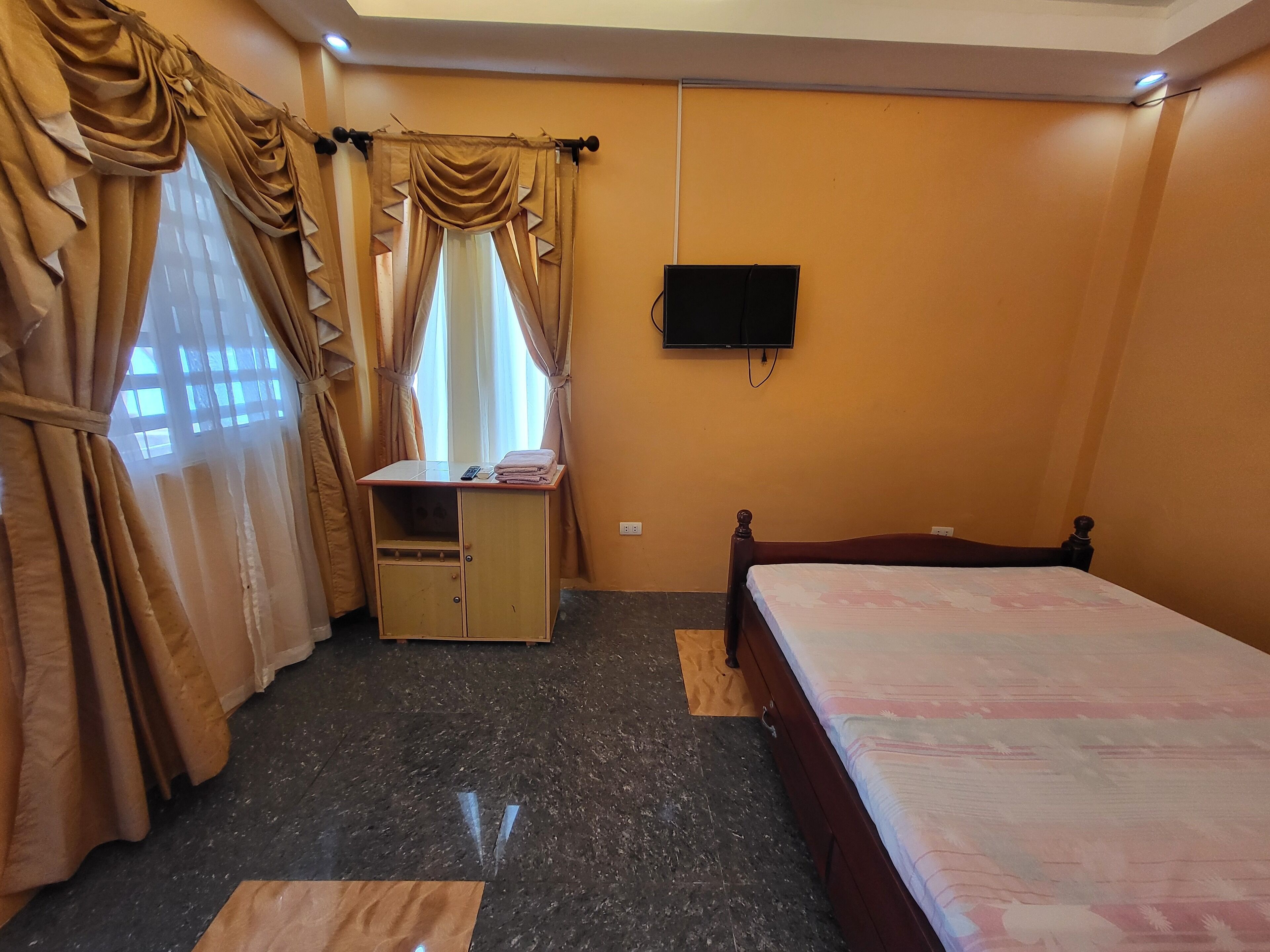 Standard Room | Iron/ironing board