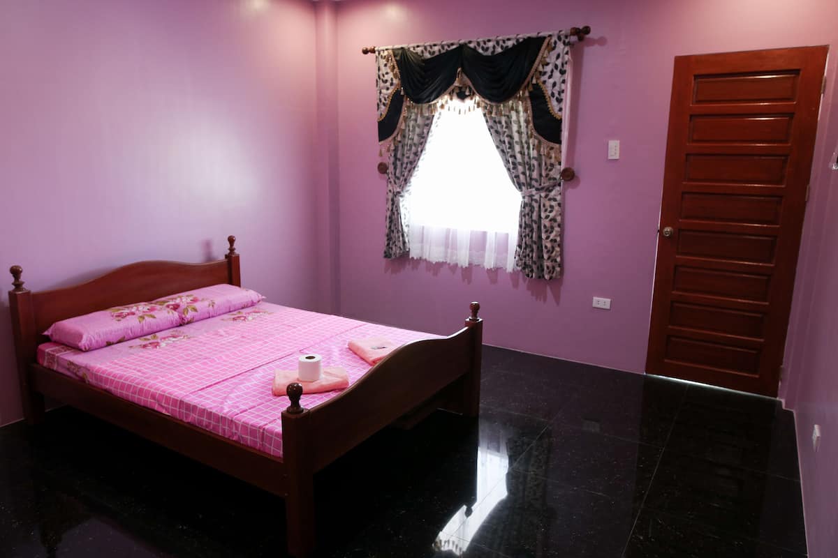 Pink House, Deluxe Couple Room