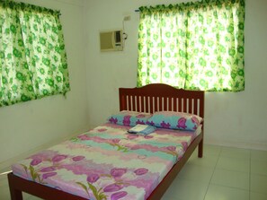 White House Fan Room | Iron/ironing board - Luzmin BH - White House (Oslob)