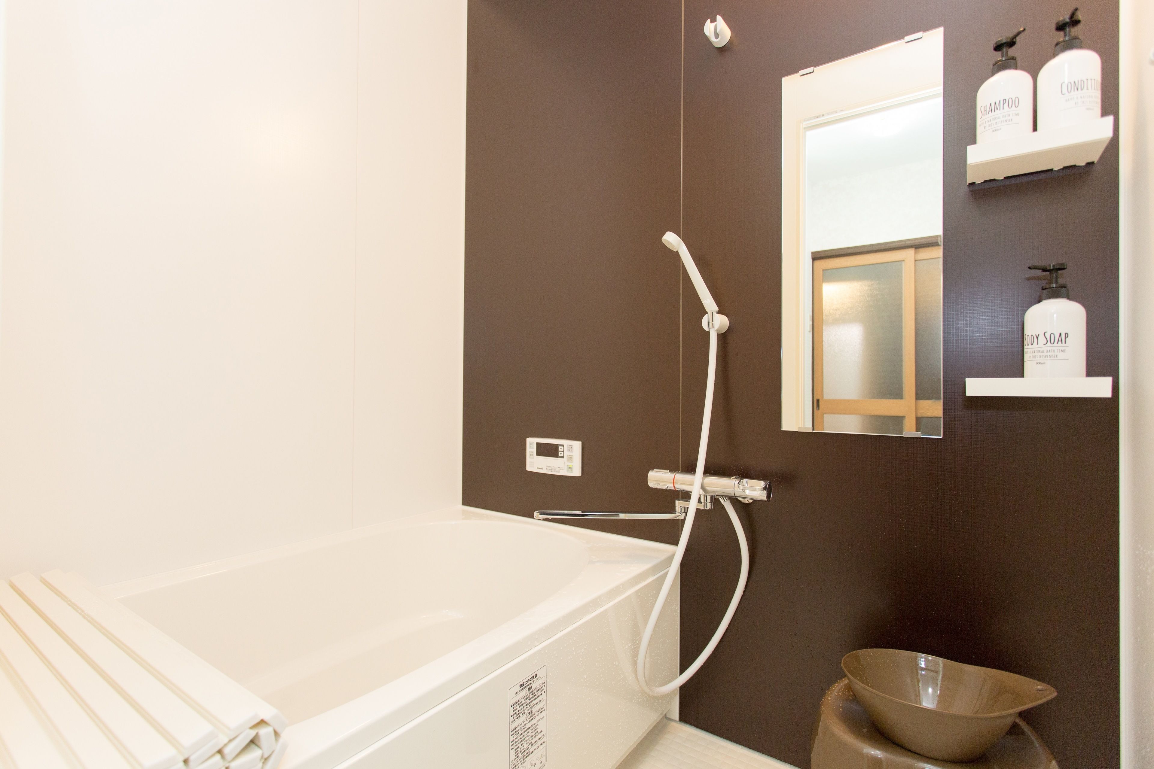 独立别墅 (for 2-7 People) | 浴室 | 独立的浴缸和淋浴、免费洗浴用品、吹风机、拖鞋