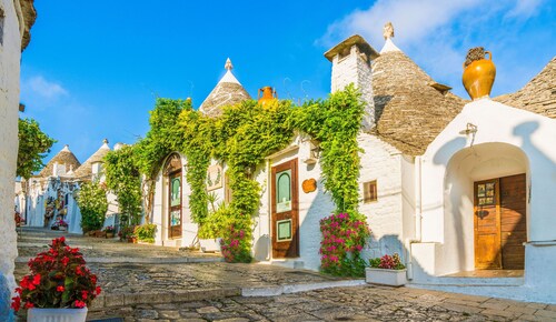 LA REGINETTA LUXURY RESORT, WITH EXCLUSIVE TRULLI OF 1700, 2 POOLS AND BIG PARK