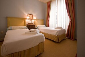 4 bedrooms, iron/ironing board, travel cot, WiFi