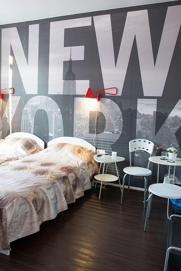 Dobbelt- eller tomannsrom – standard | Safe på rommet, skrivebord og wi-fi (inkludert)