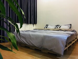 Double Room, Balcony | In-room safe, free WiFi - Condodo Hostel (Ho Chi Minh City)