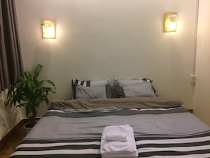 Double Room, Balcony | In-room safe, free WiFi - Condodo Hostel (Ho Chi Minh City)