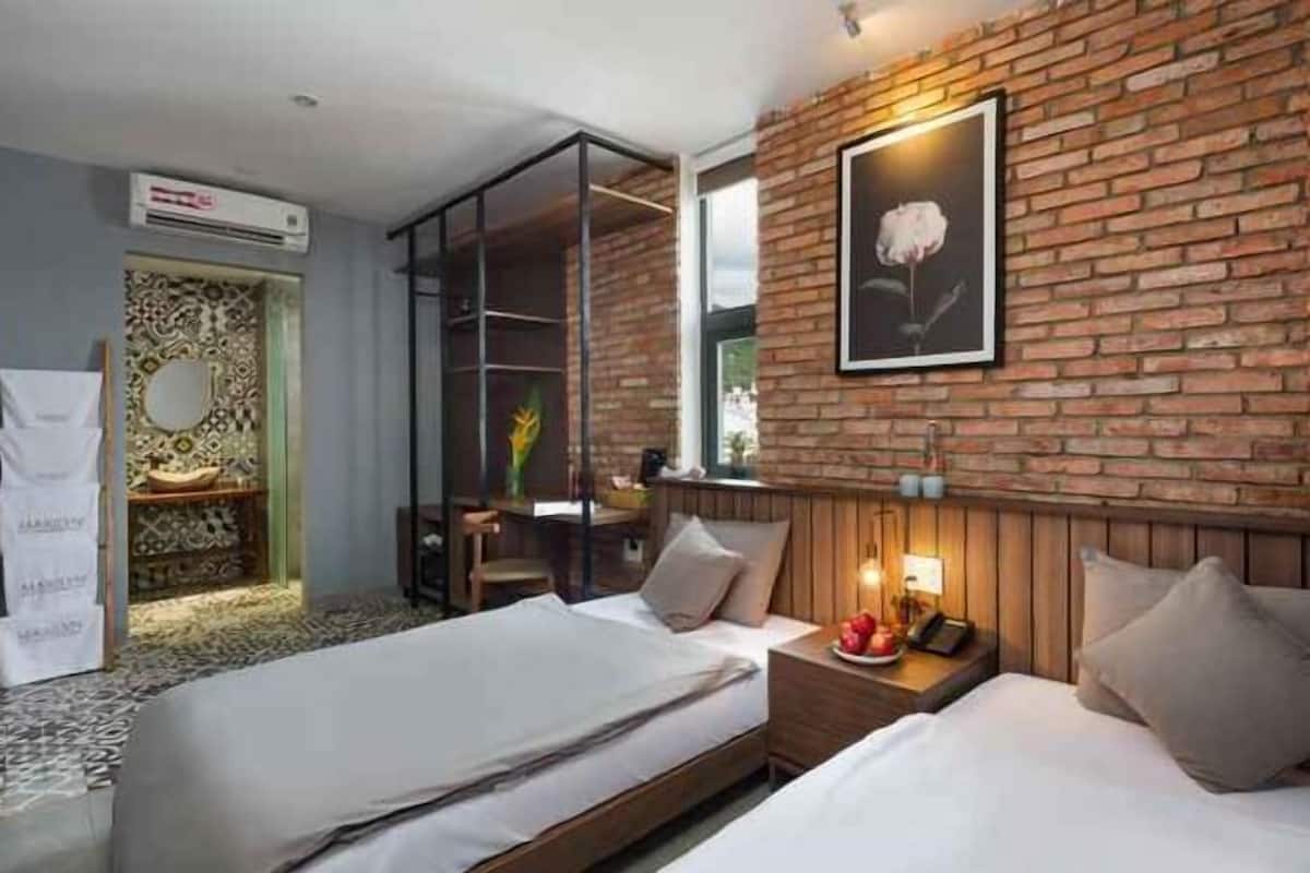 Minibar, in-room safe, desk, soundproofing