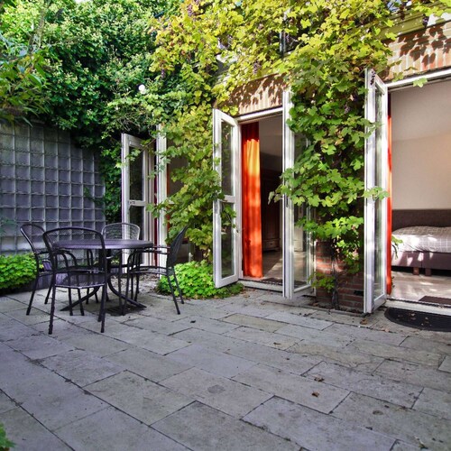 Kingsize rez-de-chaussée appartement à proximité de Park and City, 2e maison loin de la maison