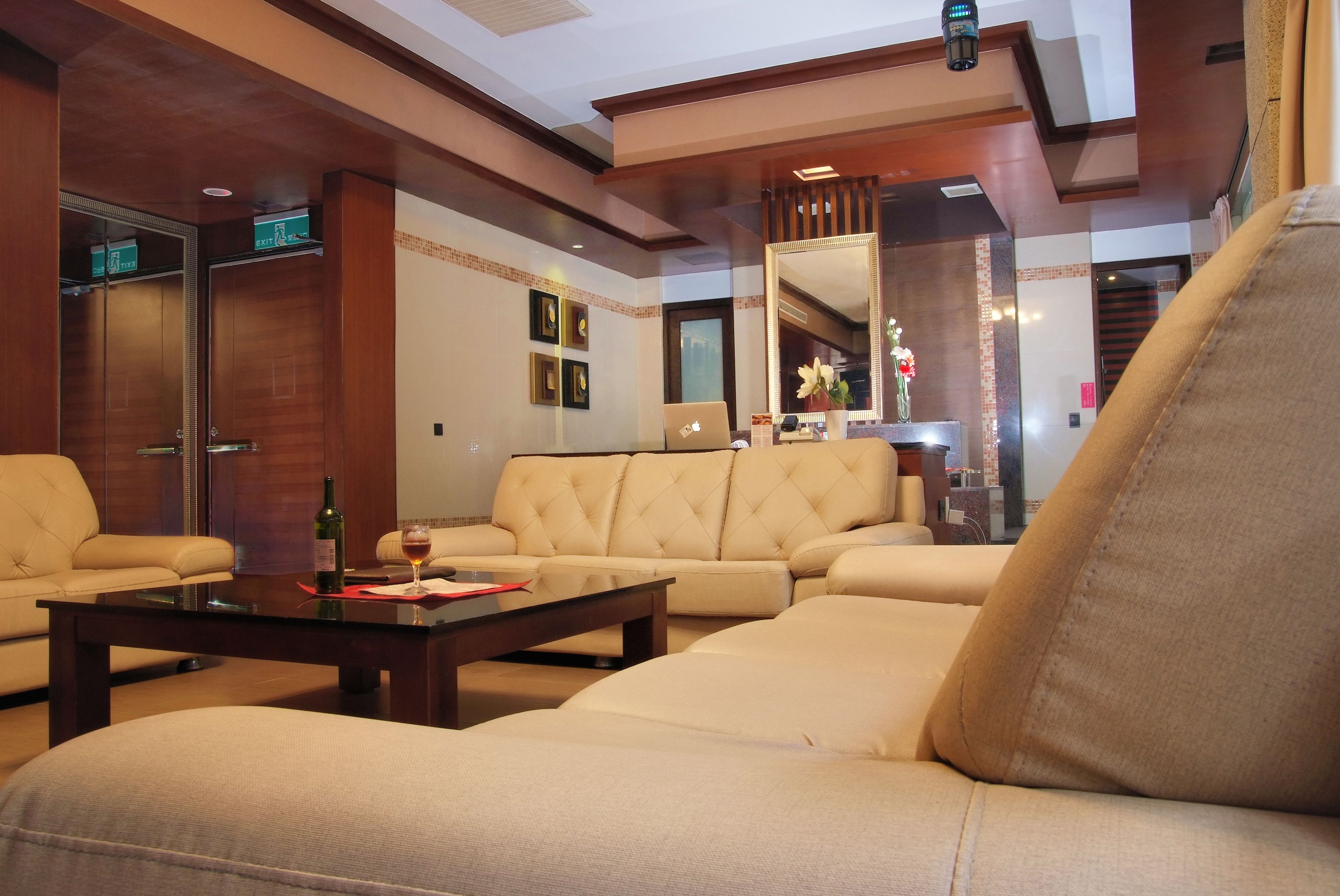 deluxe double room, balcony | living area | lcd tv, pay films