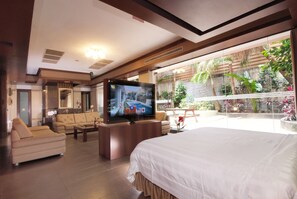 Deluxe Double Room, Balcony - Q Motel (New Taipei City)